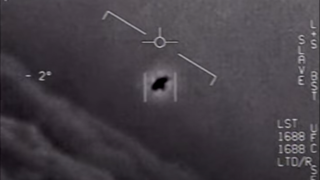 Capture d'écran d'une des vidéos d'ovnis diffusées par le Pentagone