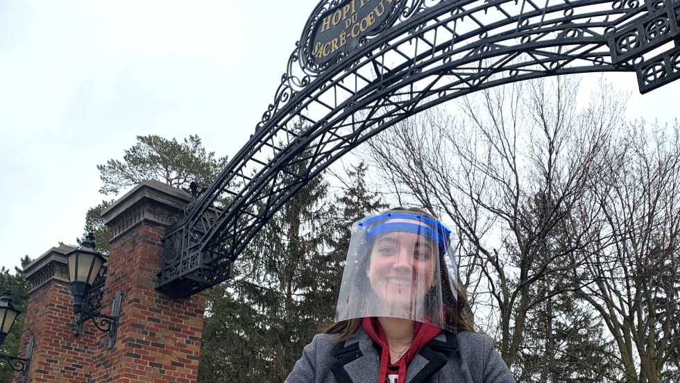 Visières d'Angéla frabriquées avec une imprimnate 3D