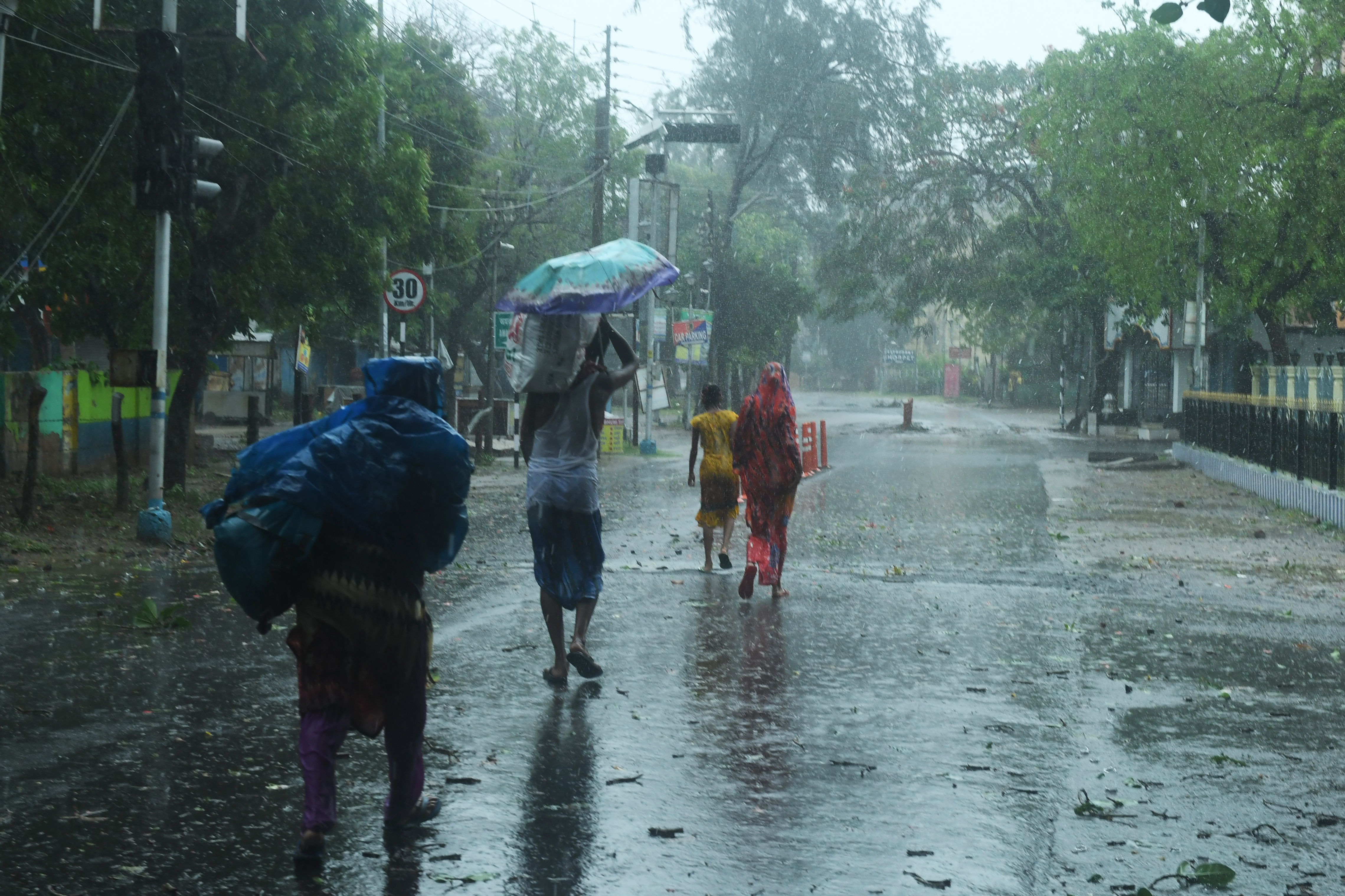 Le puissant cyclone Amphan s'abat sur l’Inde et le Bangladesh