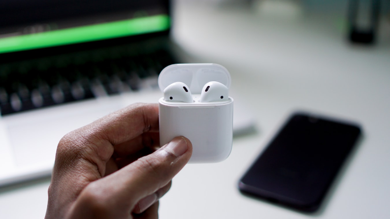 Verra-t-on les ventes d’AirPods d’Apple augmentées suite à cette décision? Apple iPhone AirPods augmenter les ventes