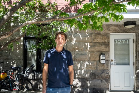 Bruno Ferrari est DG d'un organisme propriétaire de maisons de chambre dans Ville-Marie et Hochelaga-Maisonneuve.