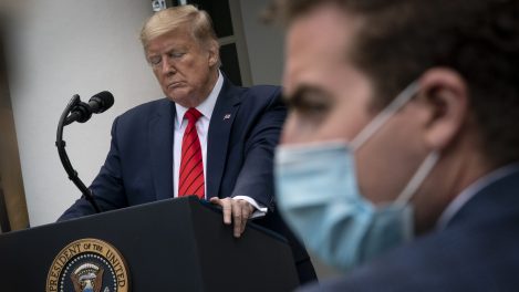 le coronavirus se propage à la Maison-Blanche