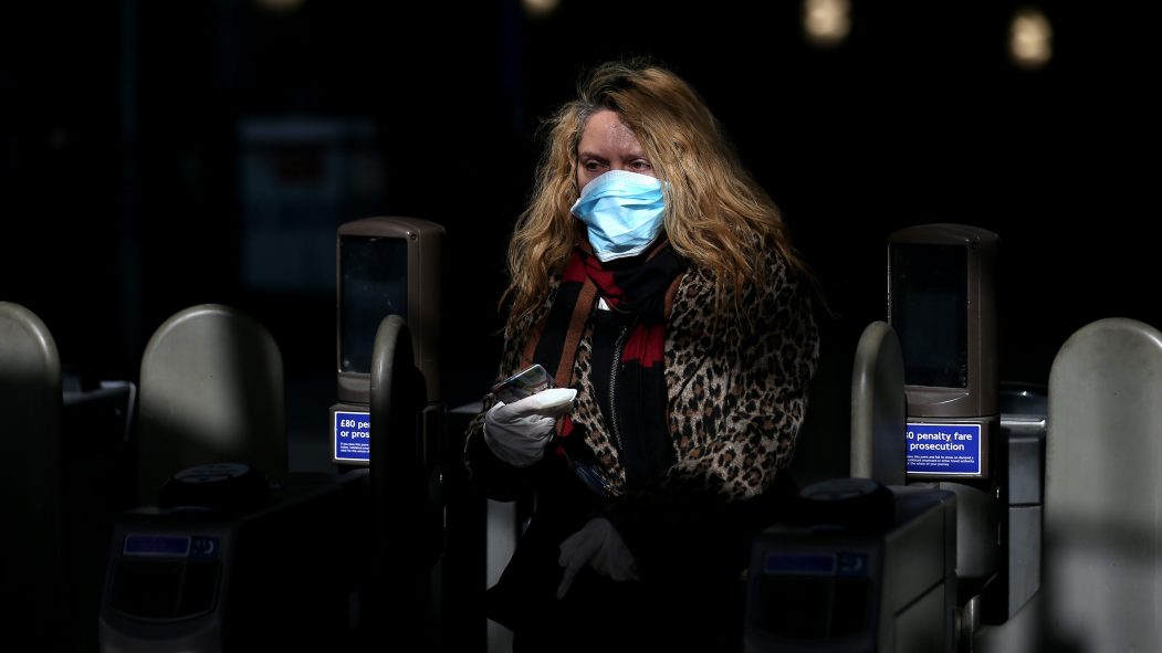 Coronavirus: maux de tête et perte d’odorat sont les symptômes les plus fréquents en Europe