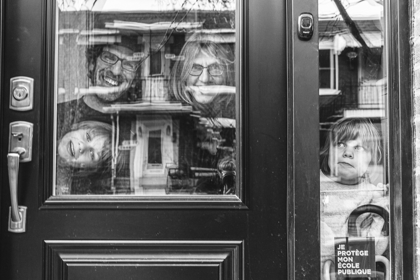 La photographe Sara Teinturier prend des portraits pendant le confinement