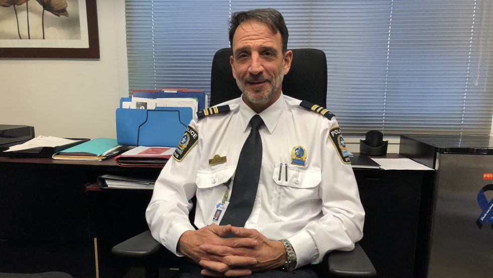Le commandant des effectifs policiers de Saint-Léonard.
