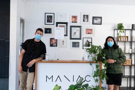 Hugo Leblanc, propriétaire du Salon Maniac prépare sa réouverture