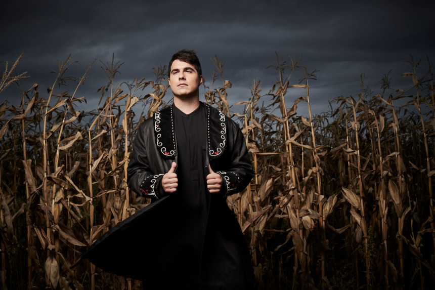 Jeremy Dutcher sera au spectacle de la Saint-Jeanne de Safia Nolin.