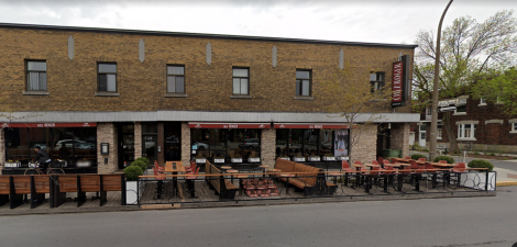 Le Bar Chez Roger situé