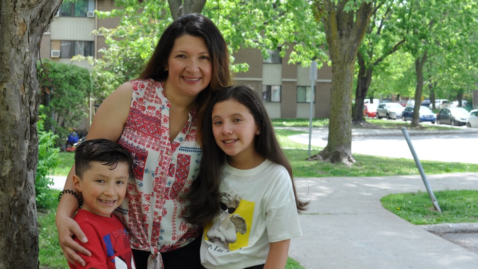 Traitement équitable demandé par les demandeurs d'asile comme Claudia Sandoval.