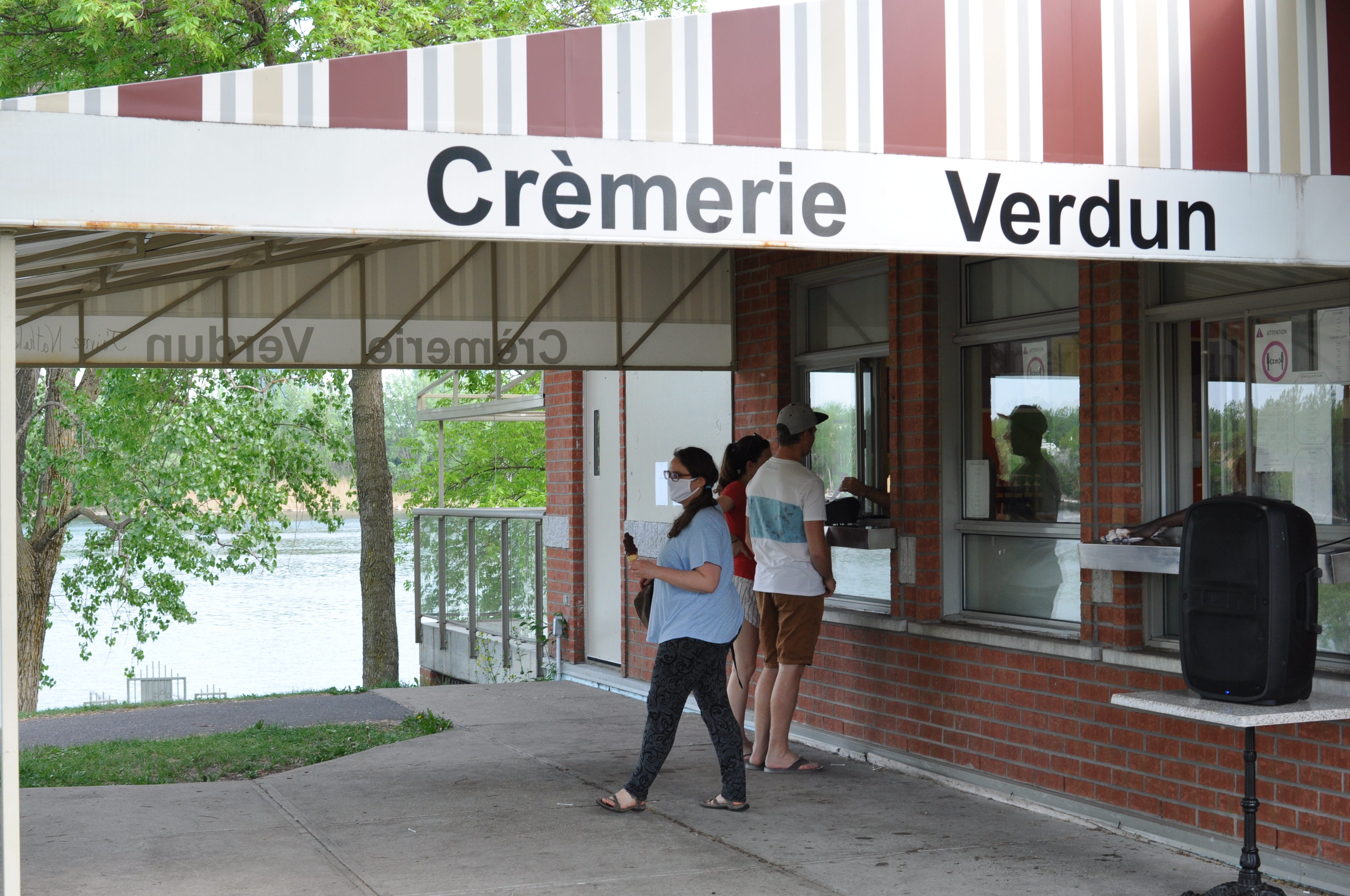 Les crèmeries ont ouvert leurs portes depuis environ un mois.