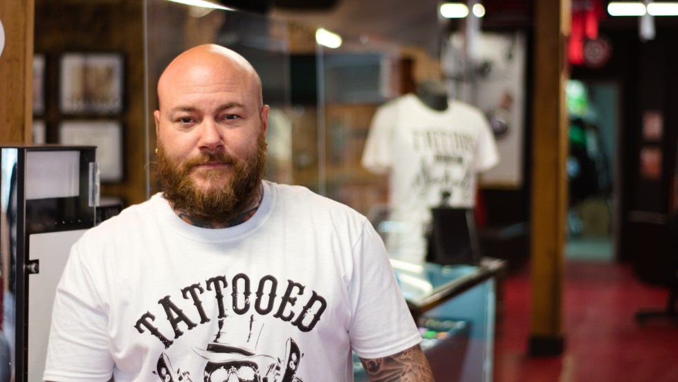 Martin Duhamel se prépare pour la réouverture de son studio.