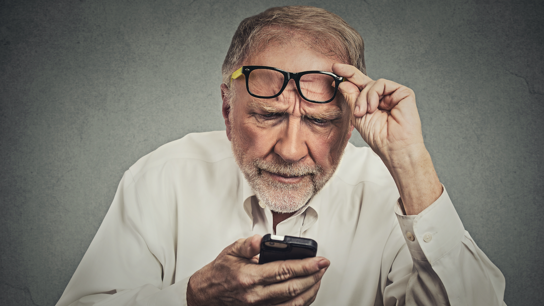 Médias sociaux, coronavirus et fausses nouvelles