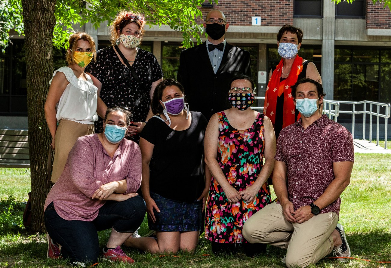 Pour pallier le manque d’un rite de passage important dans la vie des jeunes, l’école secondaire Daniel-Johnson a souhaité marquer le coup en organisant une cérémonie pour les finissants.