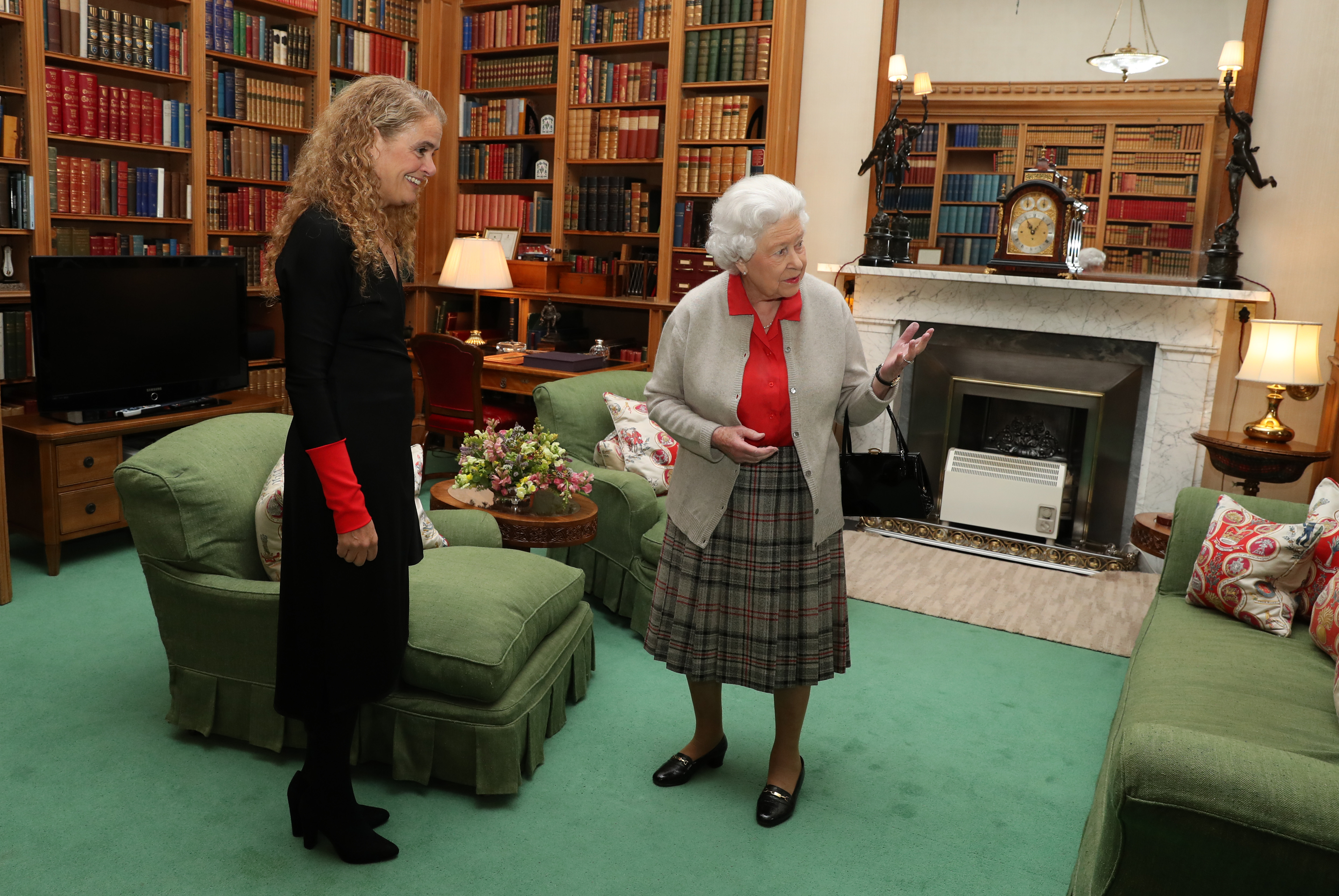 La gouverneure générale du Canada Julie Payette, en compagnie de la reine Elizabeth II