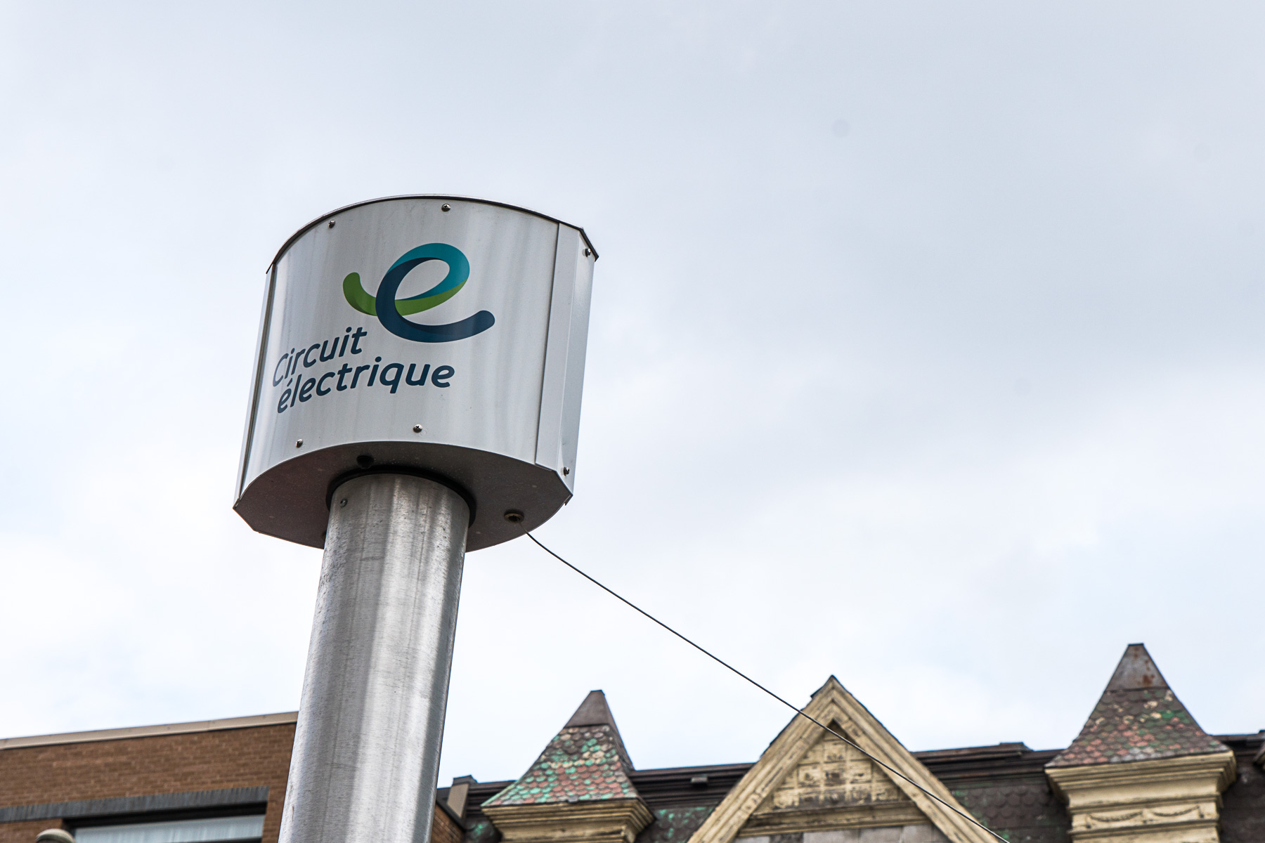 Une borne de recharge pour voitures électriques