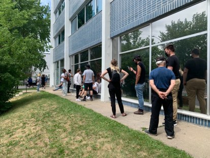 Hausse de cas: 35% des nouvelles infections au Québec sont dus à des contacts familiaux