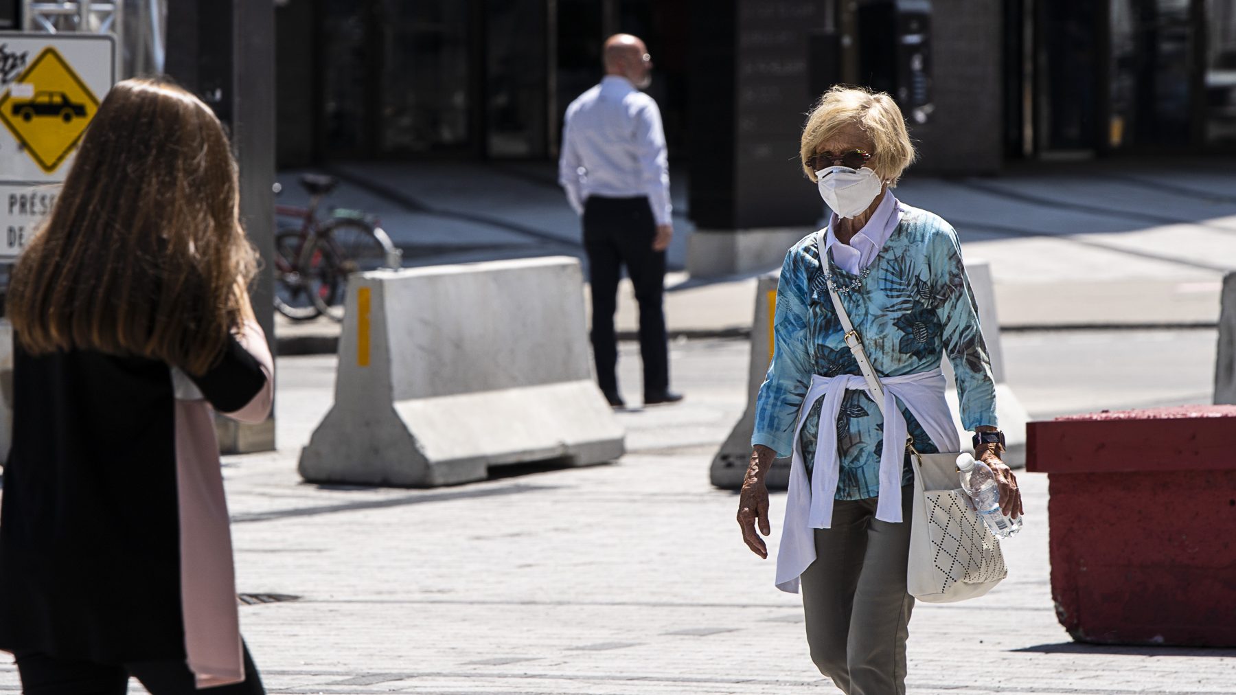Le port du masque dans les lieux publics sera obligatoire.