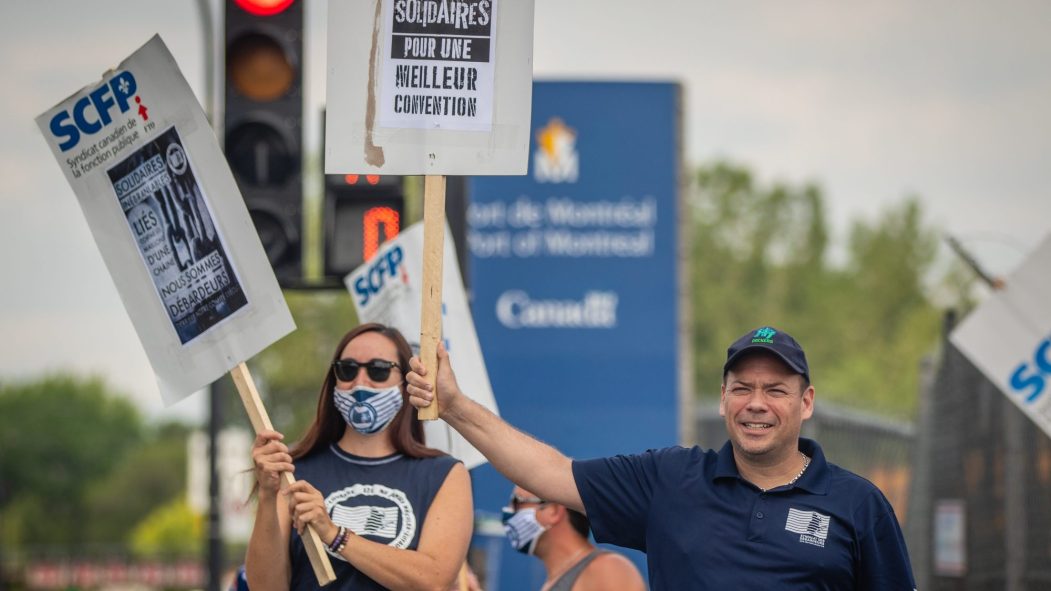 manifestation des débardeurs lors d'une grève au port de Montréal
