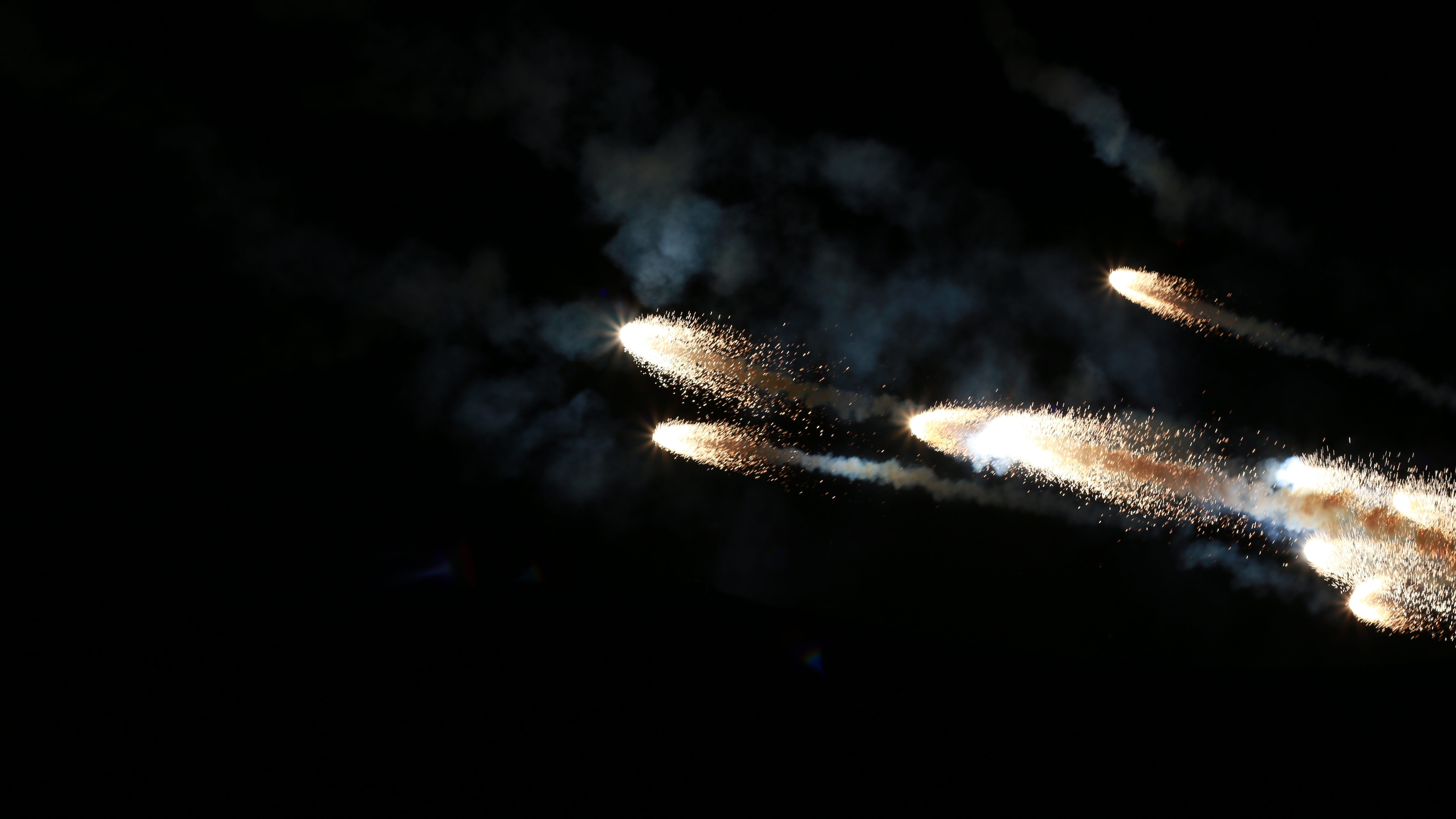 Des feux d’artifice sur fond noir