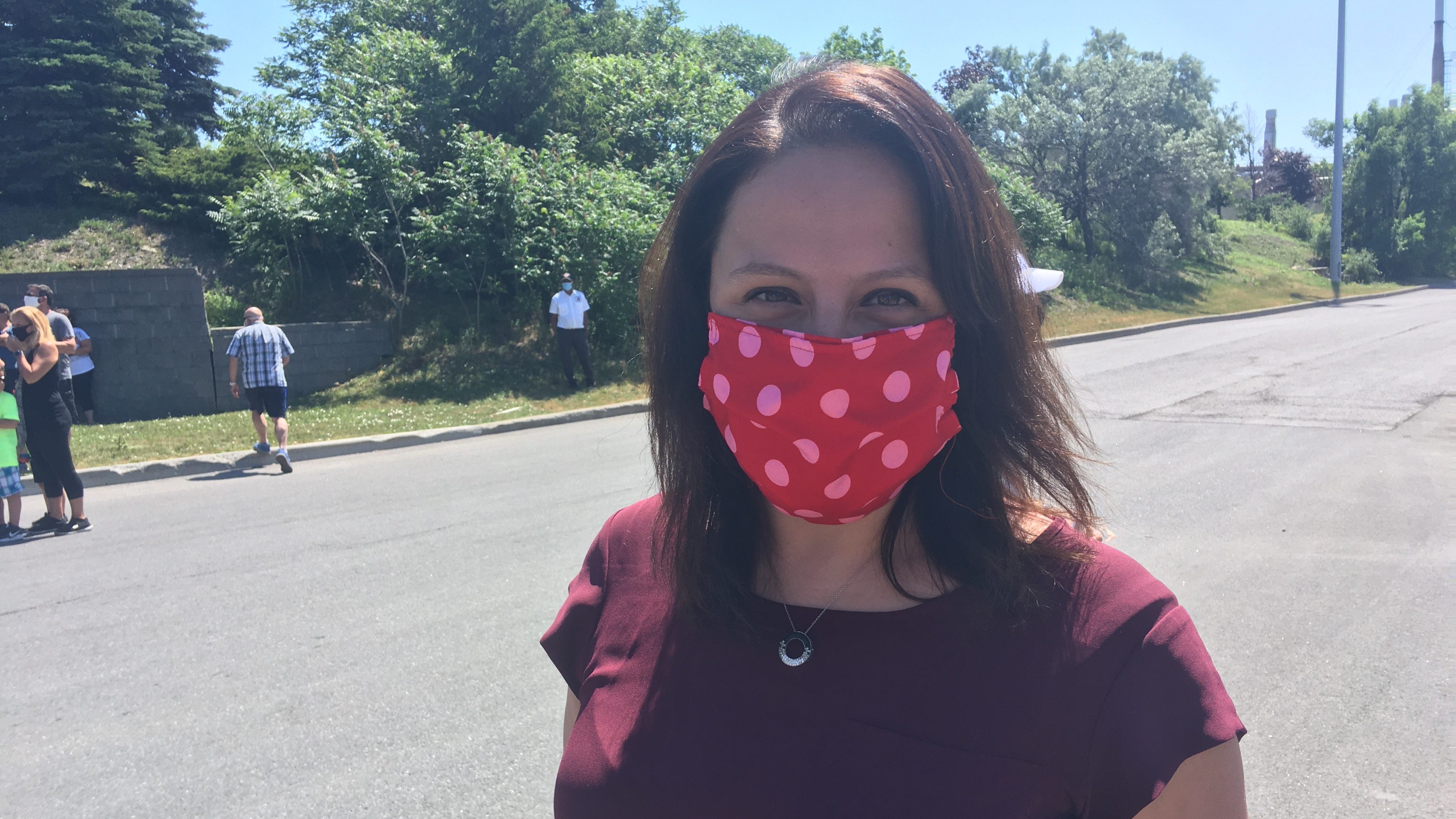 Caroline Bourgeois avec un masque.