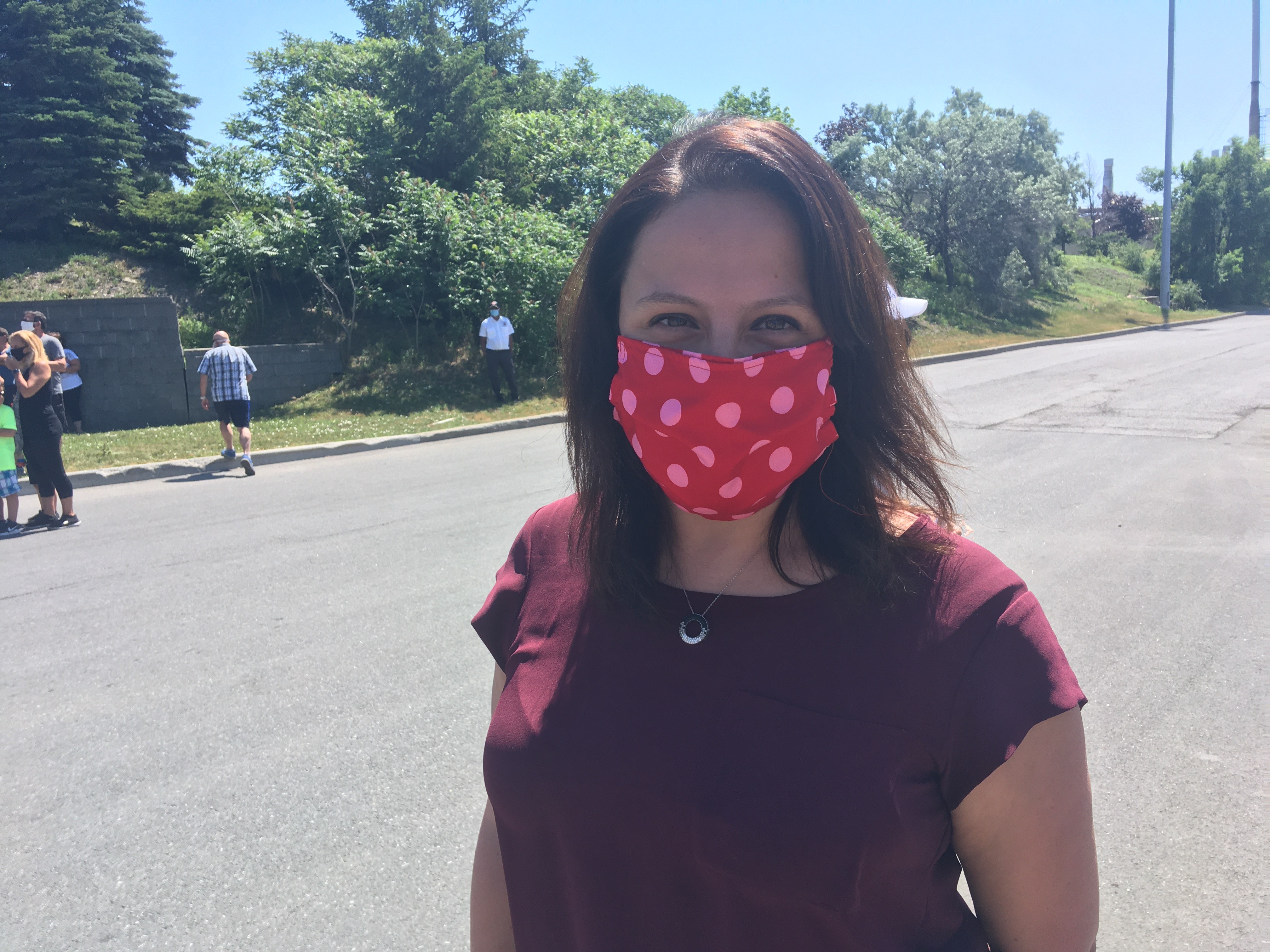 Caroline Bourgeois avec un masque.