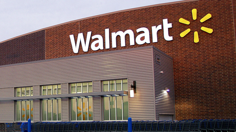 Walmart+ offrira la livraison gratuite de produits ainsi que d’autres avantages. Walmart+ vente en ligne Amazon Prime
