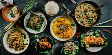 Plusieurs plats de cuisine thaïlandaise