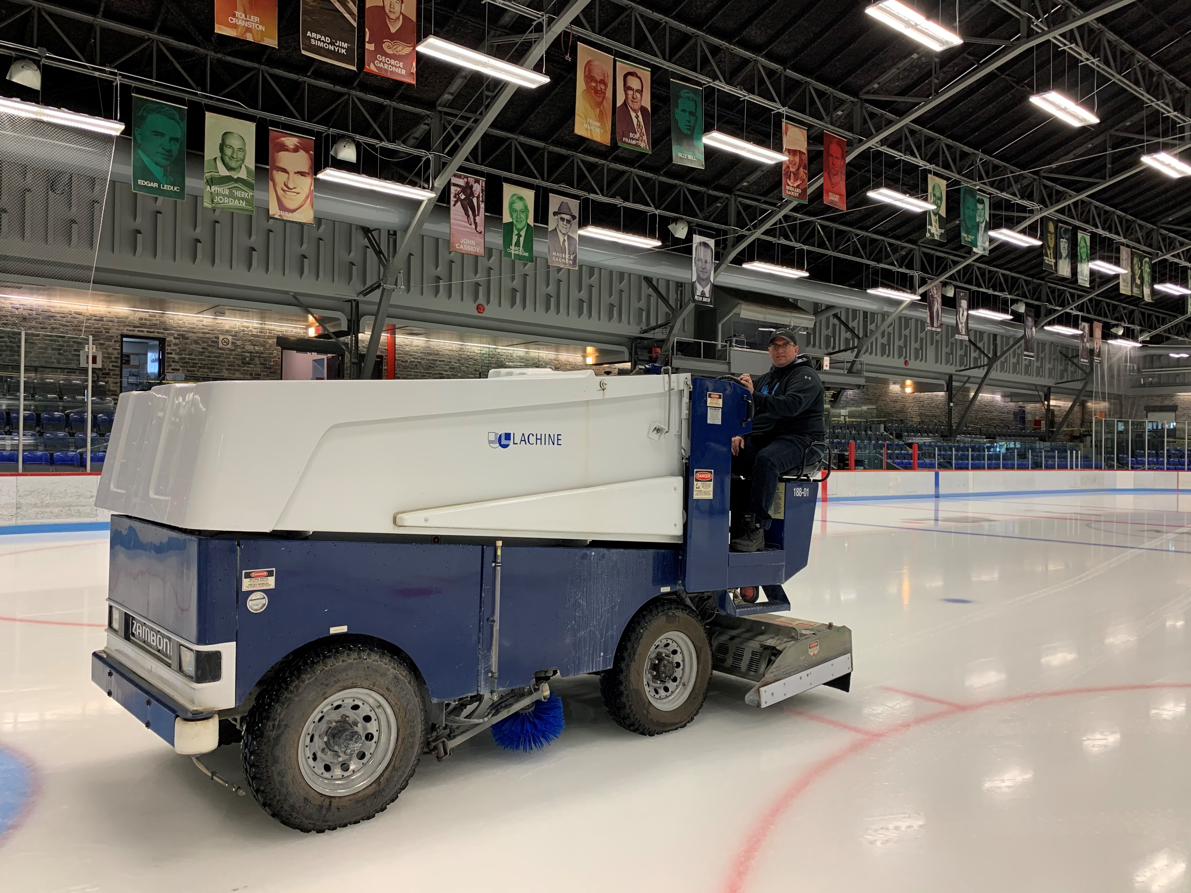 Opérateur de zamboni, il rêve aux Olympiques