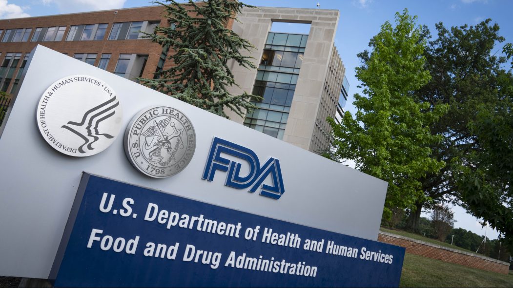La FDA publie ses exigences sur les vaccins malgré l'objection de la Maison-Blanche