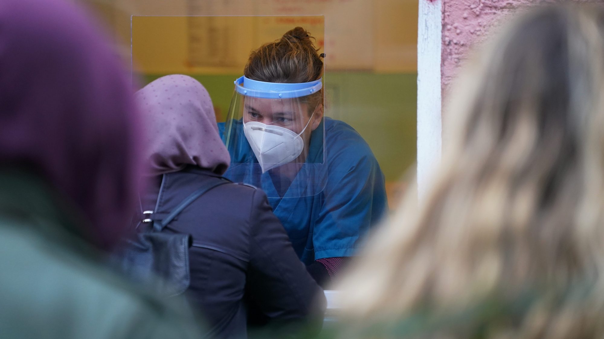 COVID-19: 843 nouveaux cas en 24 heures et 12 décès au Québec