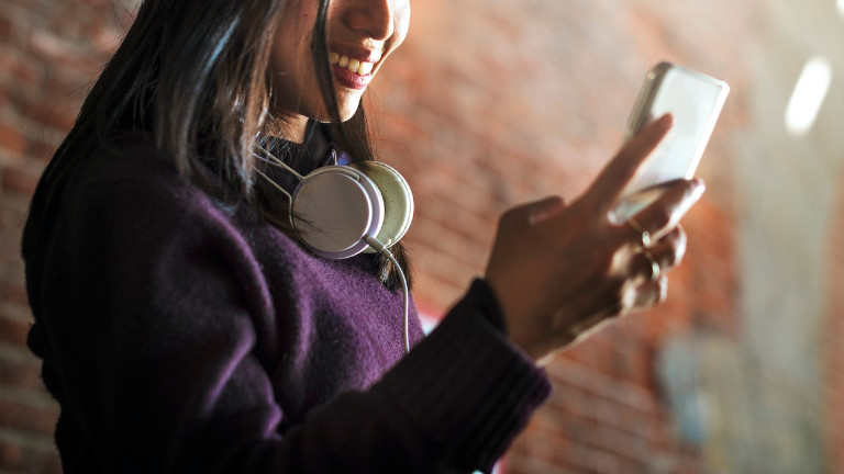 L’application Google peut identifier une chanson que l'on fredonne ou siffle. Google identifier chanson musique fredonner siffler