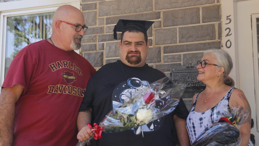 Alexis Houde-Robillard avec ses parents