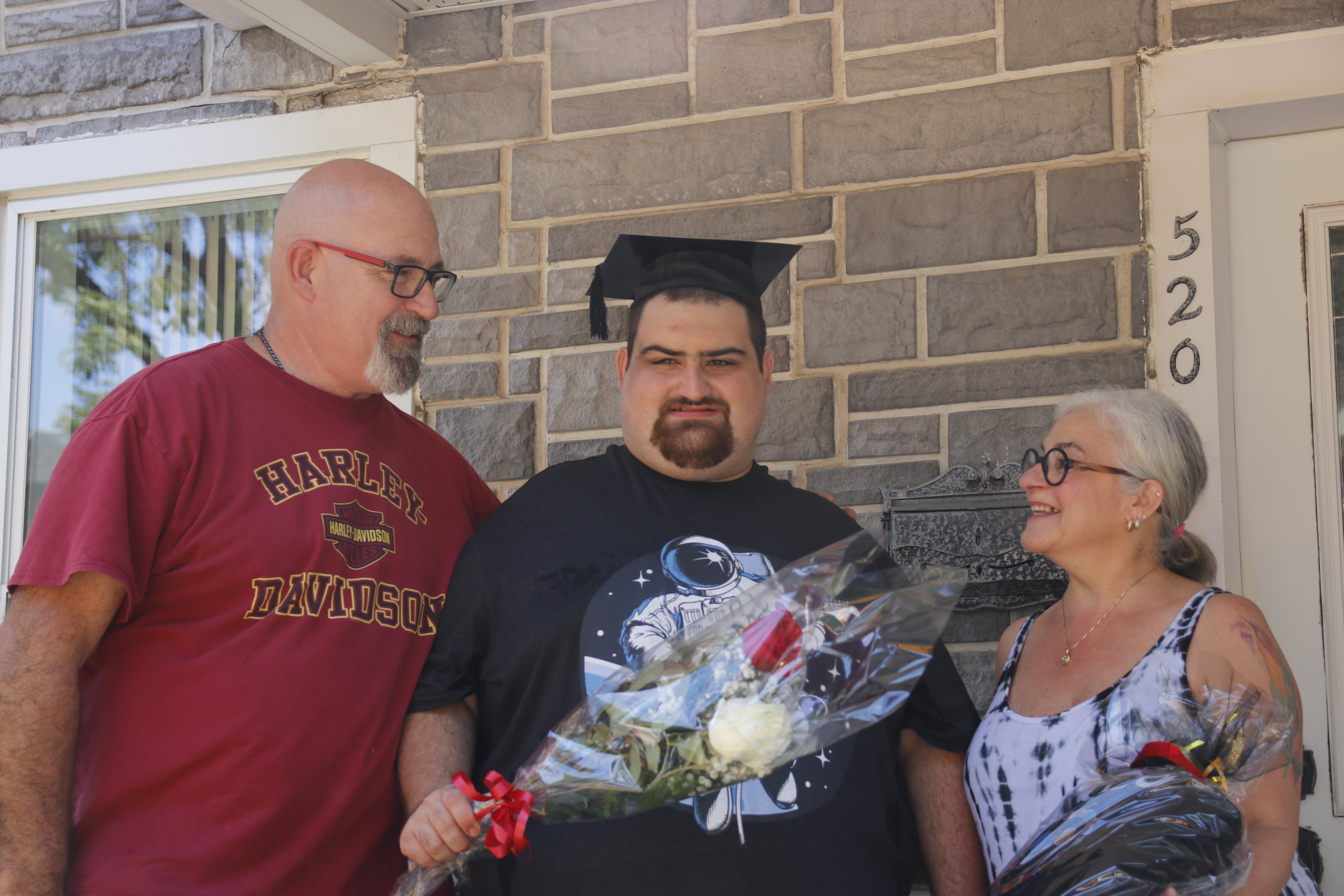 Alexis Houde-Robillard avec ses parents
