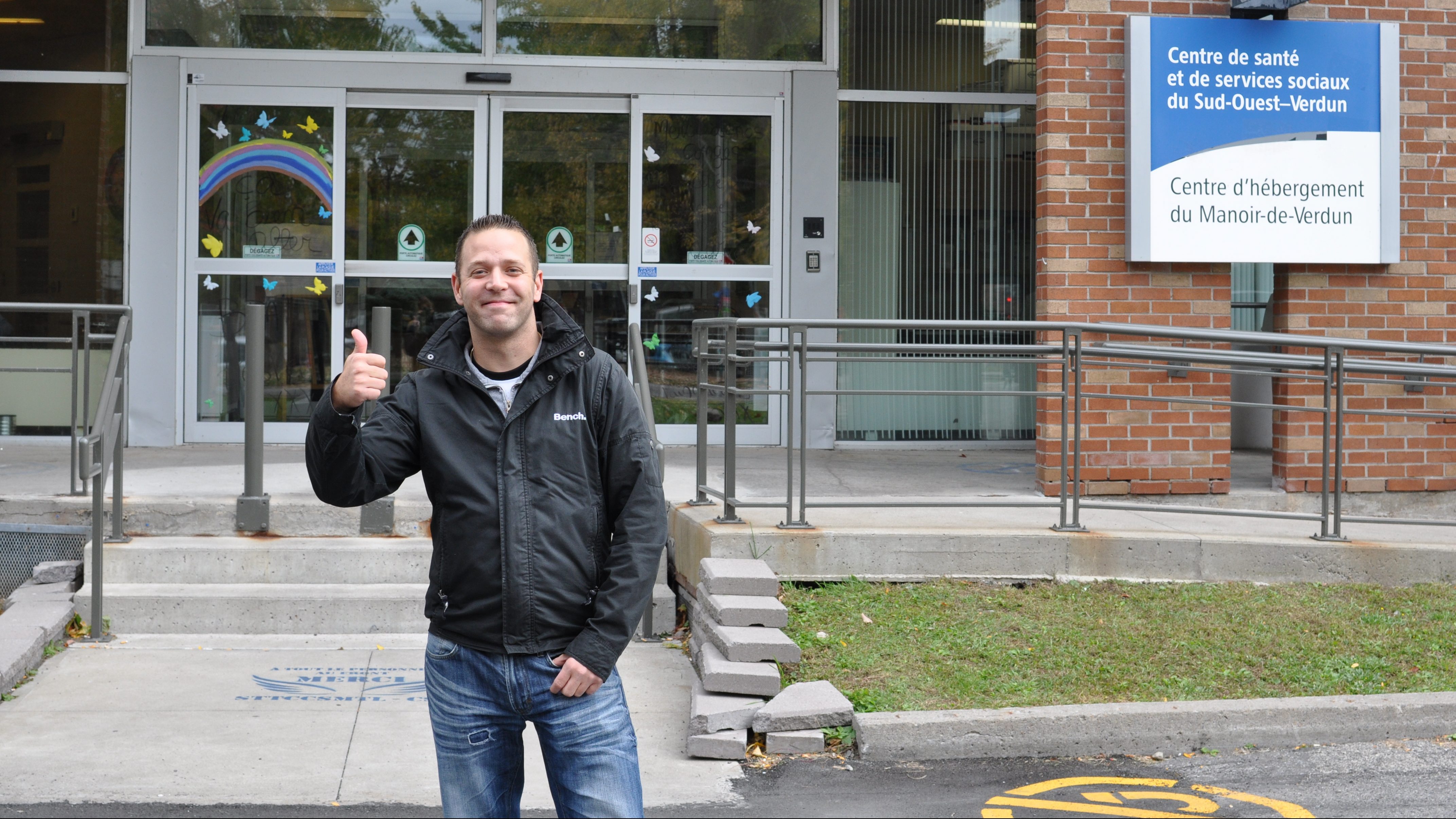 Yannick Savoie est préposé aux bénéficiaires au Manoir de Verdun.