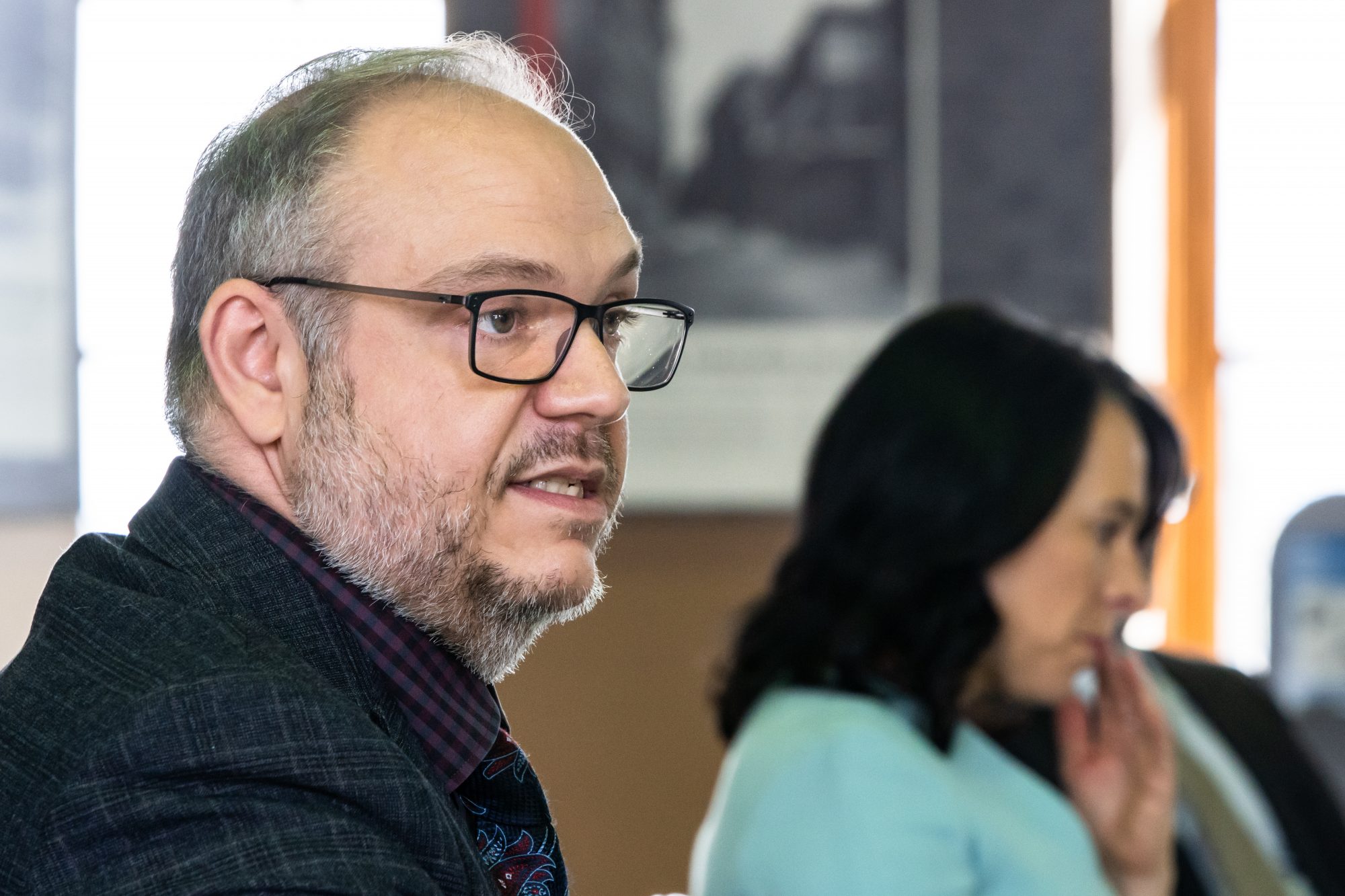 Benoit Dorais présente le budget 2020, avec Valérie Plante en arrière-plan