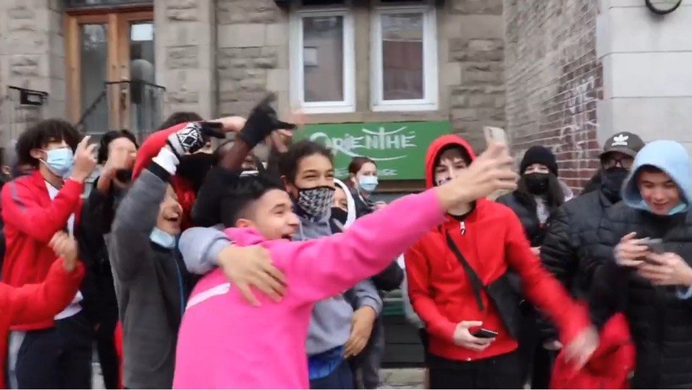 Un influenceur largué par la santé publique pour avoir défié les règles sanitaires.