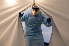 COVID-19: tandis que les nouveaux cas baissent, les hospitalisations remontent