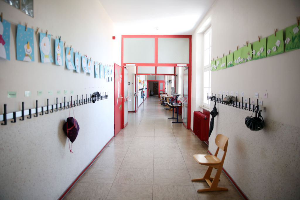 Des écoles devront ouvrir des fenêtres cet hiver pour freiner la COVID-19.