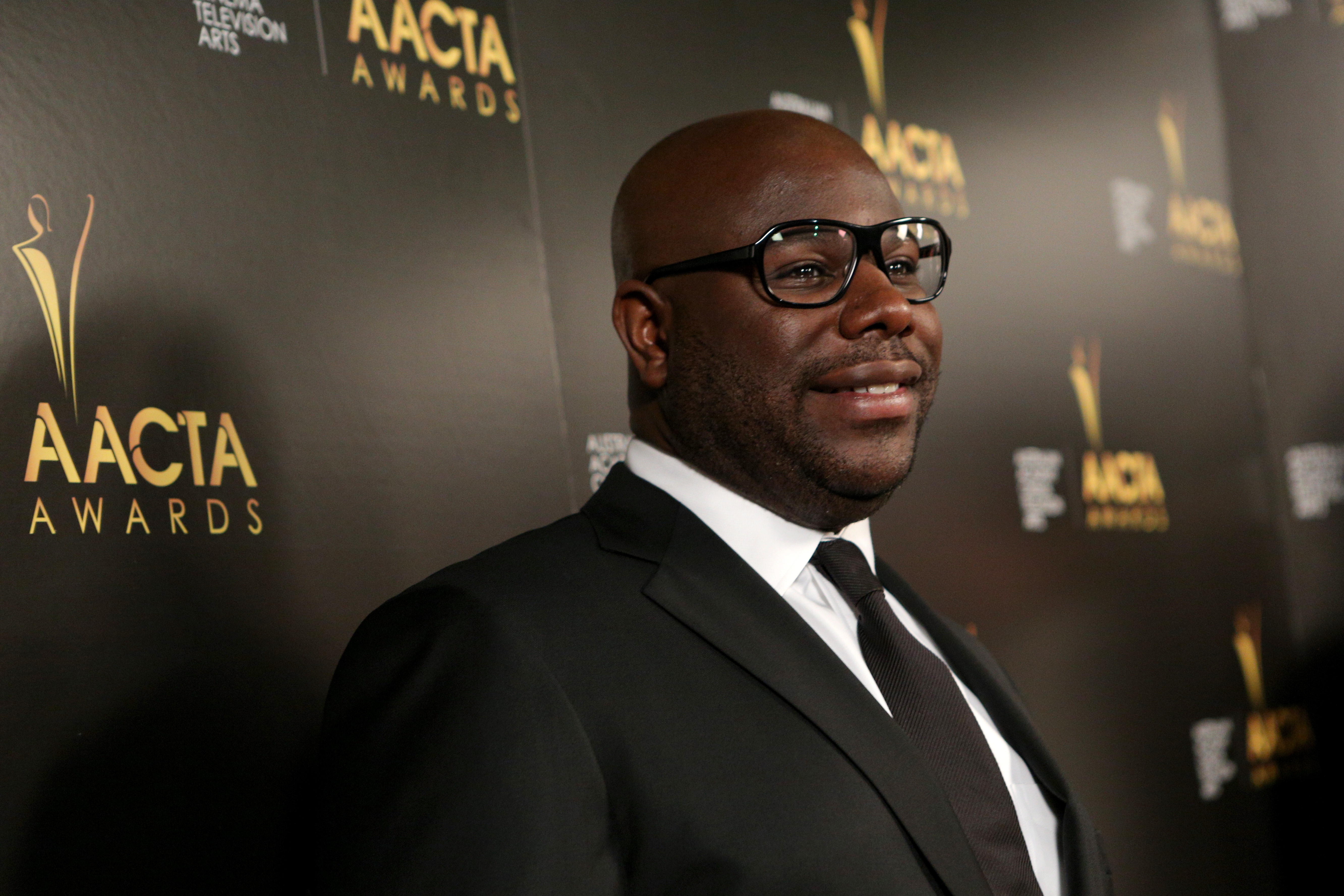 Le réalisateur britannique oscarisé Steve McQueen livre, avec la série de films Small Axe, une fresque historique de l'Angleterre noire, largement oubliée des ouvrages officiels.
