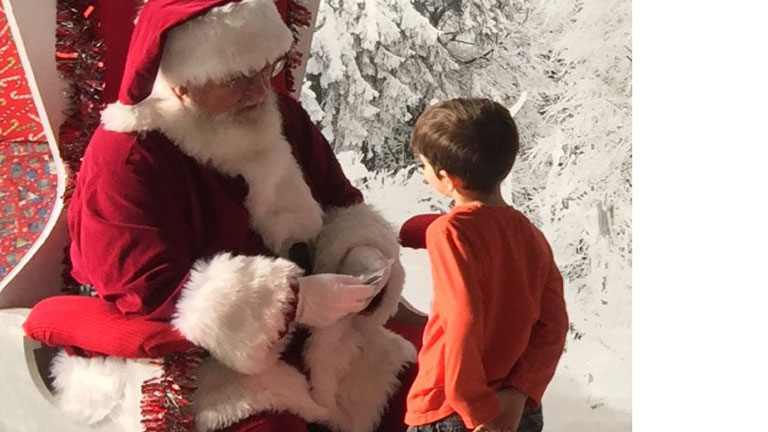 Toutes les rencontres sont soigneusement pensées et préparées par monsieur Bouillon. rencontres virtuelles père Noël soigneusement preparées