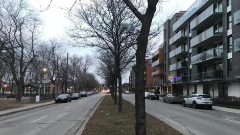 le projet d'installations lumineuses sur la rue Hochelaga vient d'être reporté.