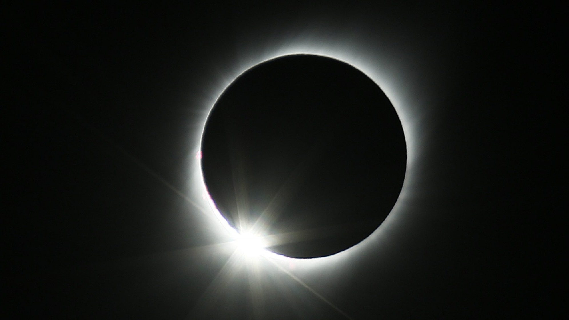 Une éclipse solaire pour conclure 2020