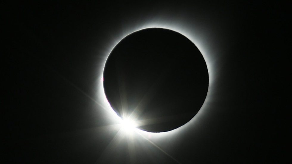 Une éclipse solaire pour conclure 2020