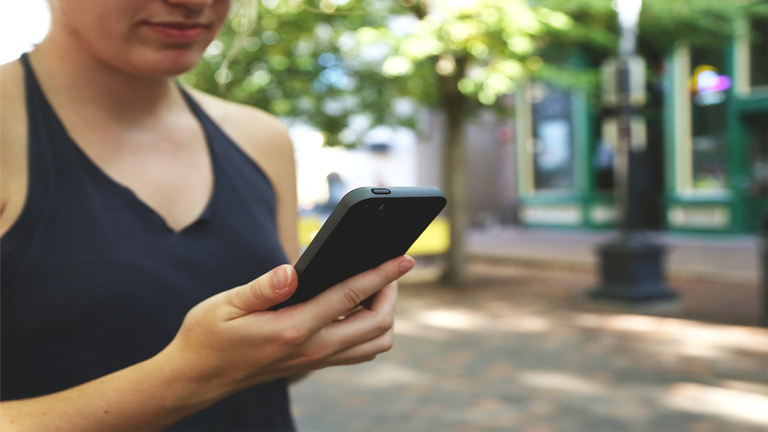L’application Dois-je répondre? nous avertit si l’on doit répondre ou non à un appel. Dois-je répondre Should I Answer application iPhone Android téléphone appels