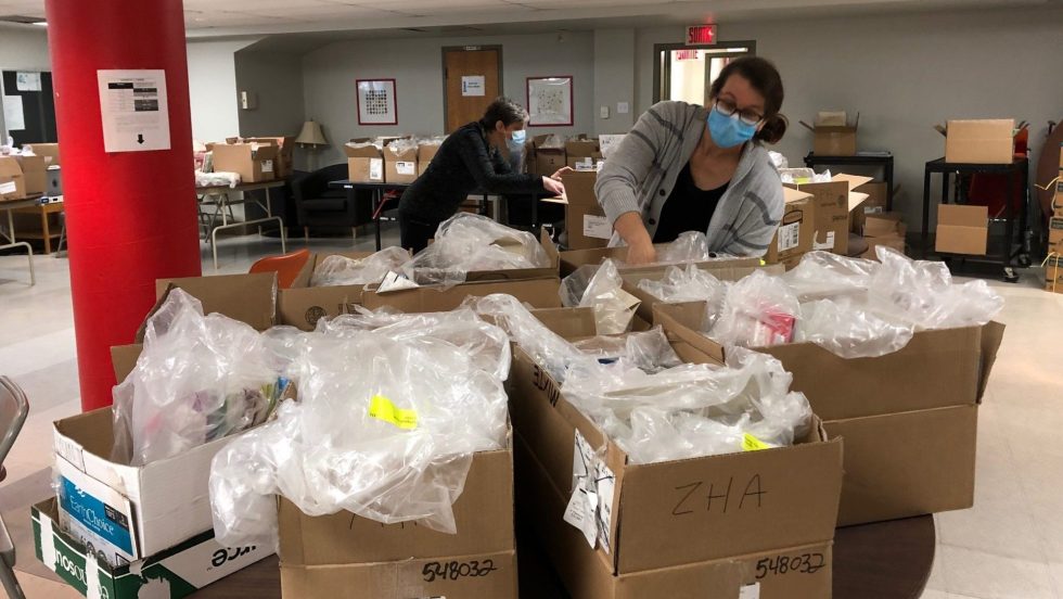 Matériel scolaire et bénévoles