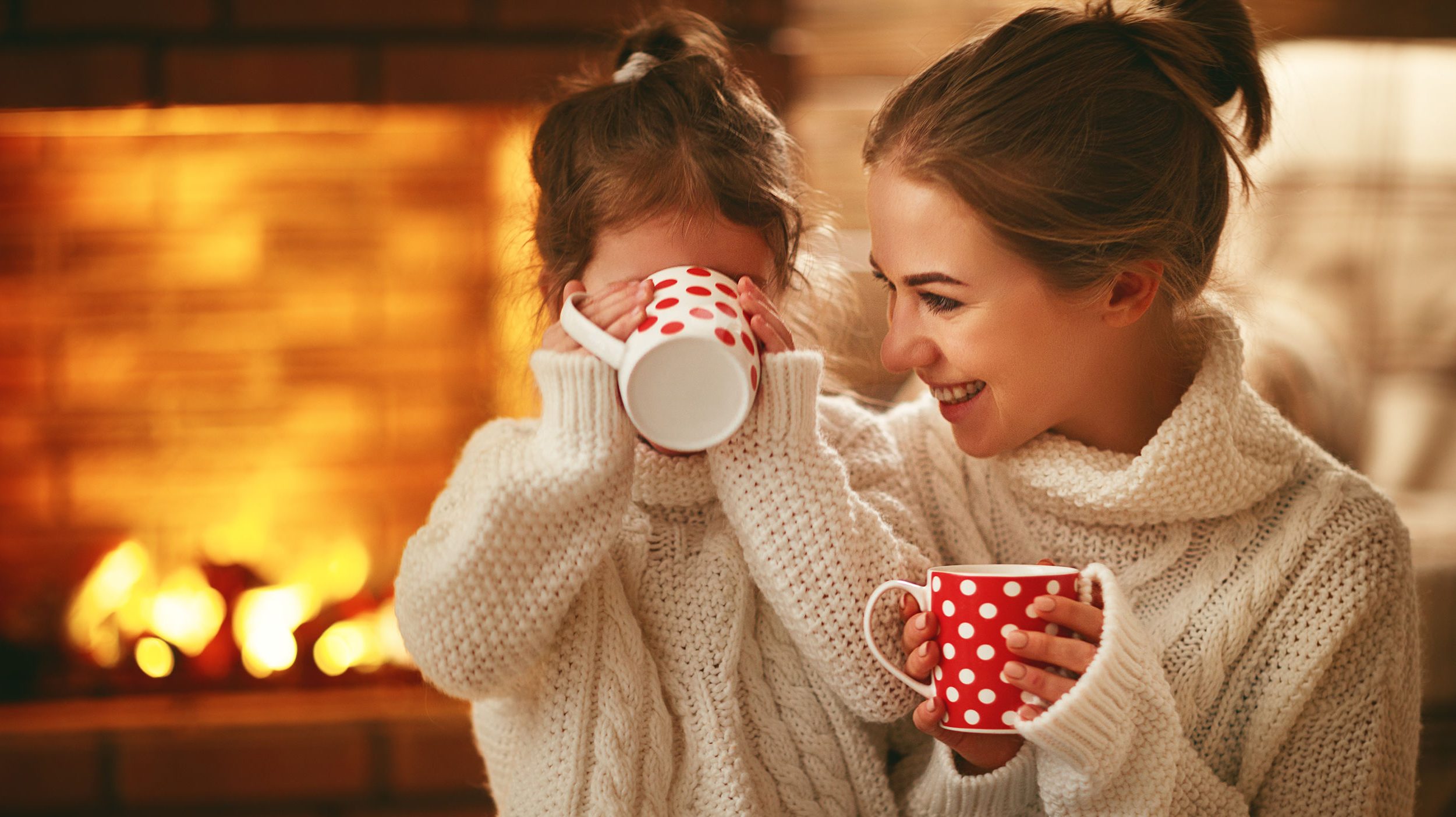 Famille buvant un thé