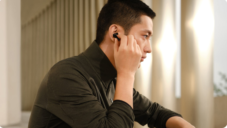 Huawei FreeBuds Pro contrôle écouteurs sans fil Les gestes tactiles pour contrôler les FreeBuds demandent une adaptation.