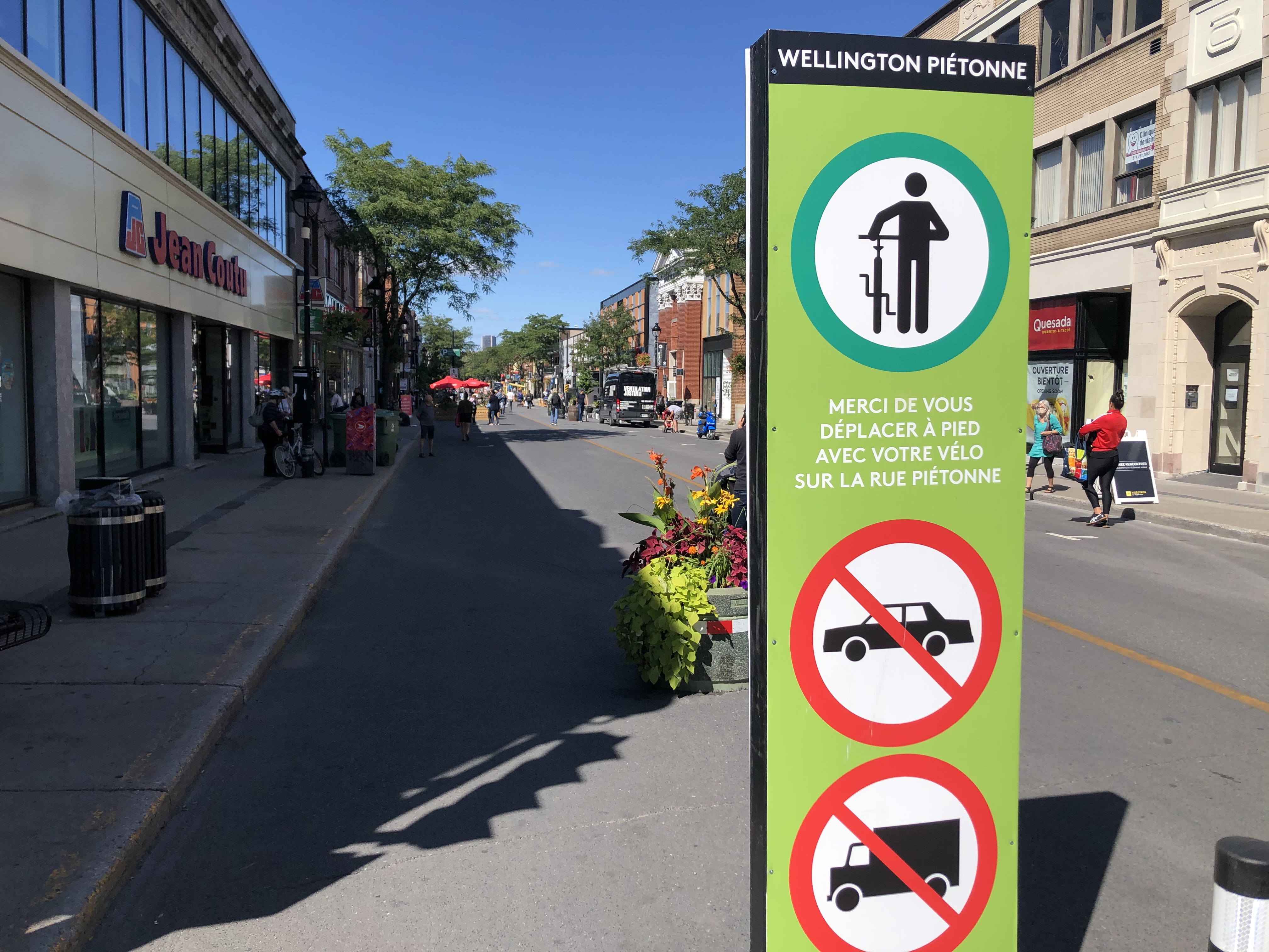 La rue Wellington piétonne.