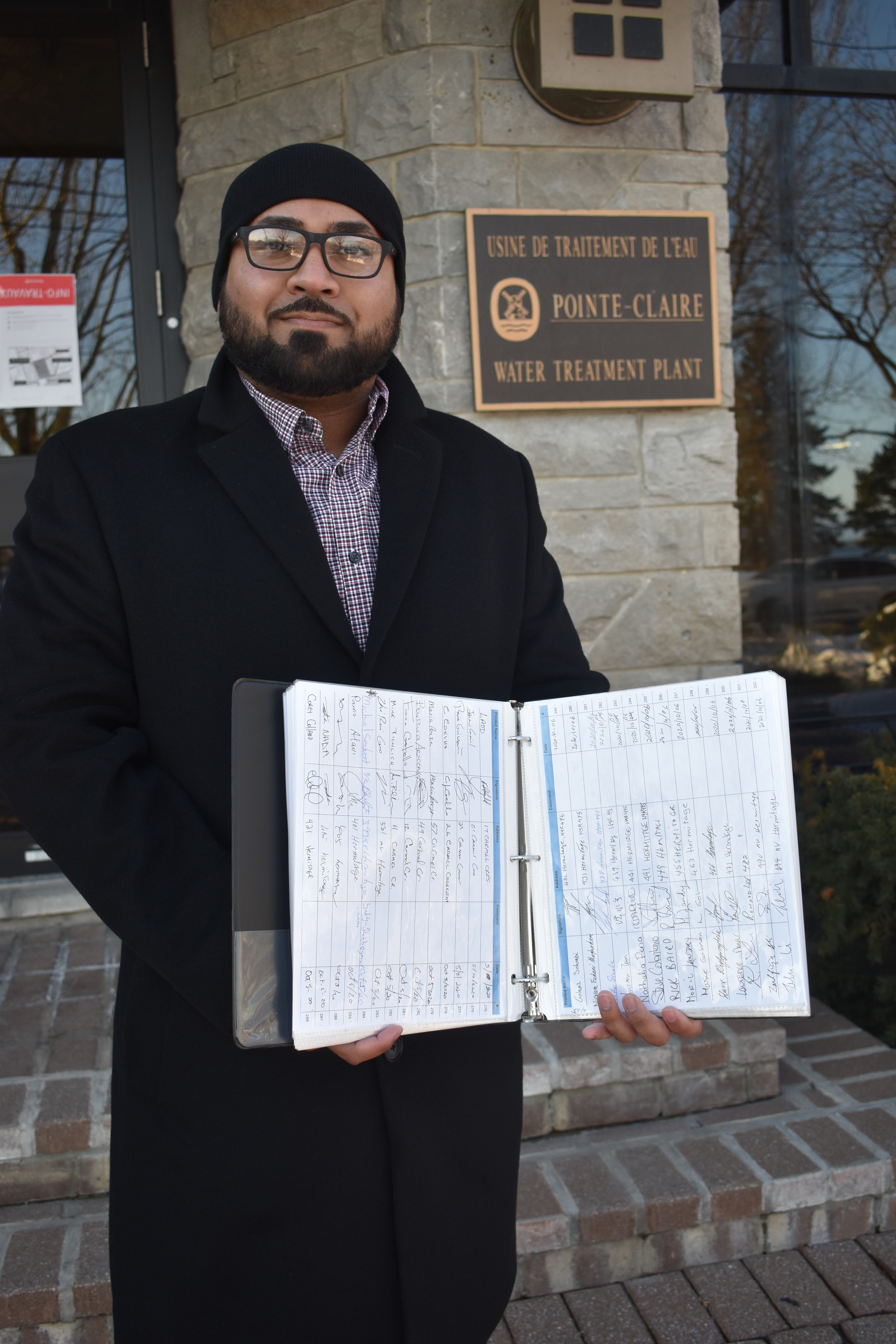 Ray Coelho a récolté plus de 1000 signatures en opposition à la fluoration de l’eau à Pointe-Claire.