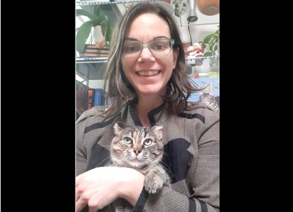 Iz&eacute;e un des chats errants receuillis par Tamy Da Silva